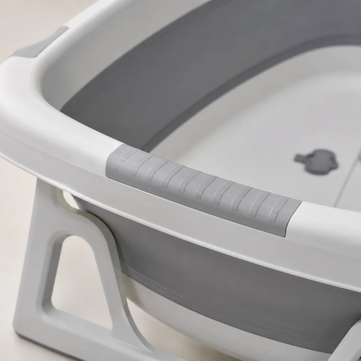 Nupaliq Portable Baby Bath Travel Tub - Image 2